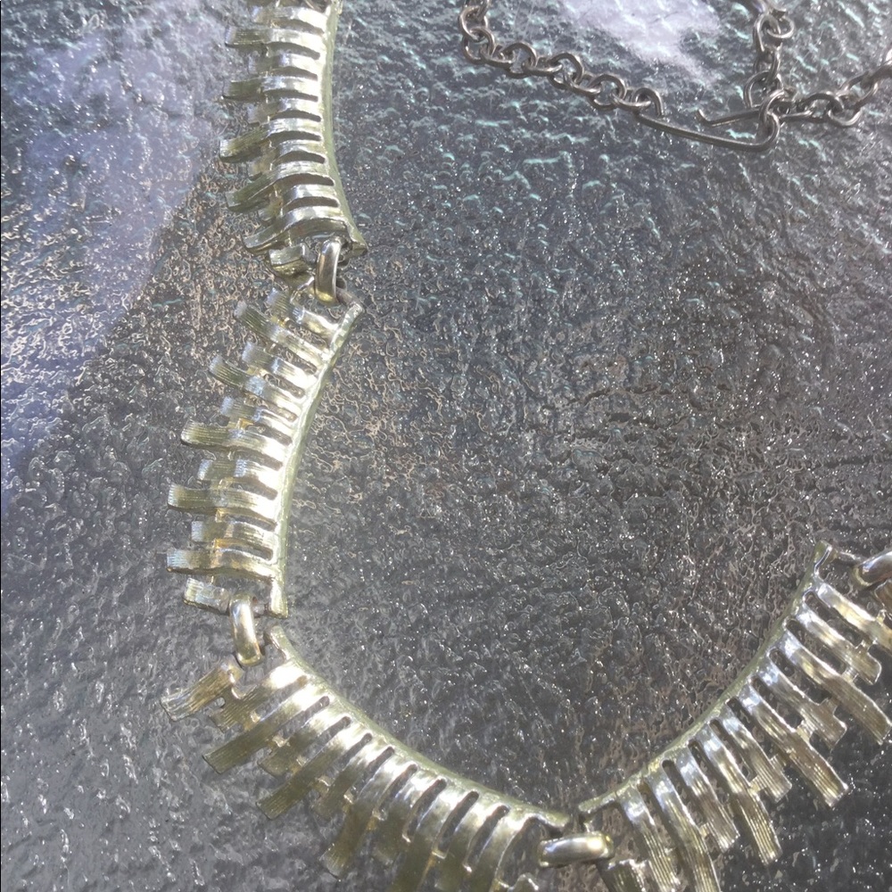 Vintage gold tone necklace
